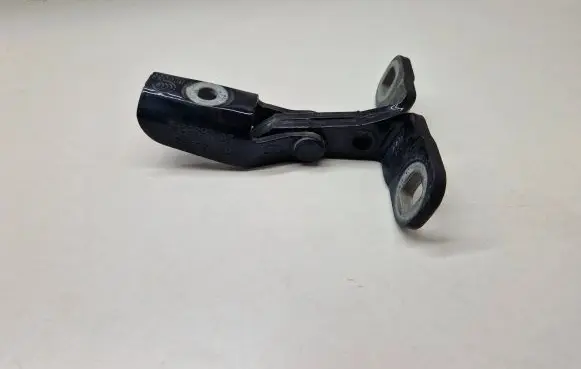 Tailgate/trunk/boot hinge