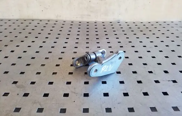 Mercedes-Benz ML W164 Front door upper hinge