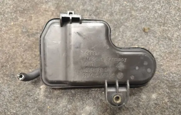 Audi TT Mk1 Vacuum air tank 06A131541
