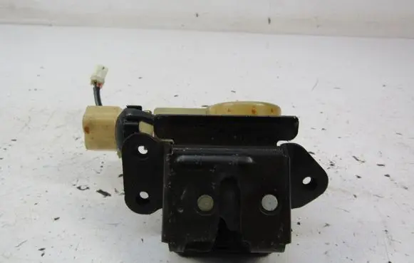 Mazda Premacy Tailgate/trunk/boot lock/catch/latch 