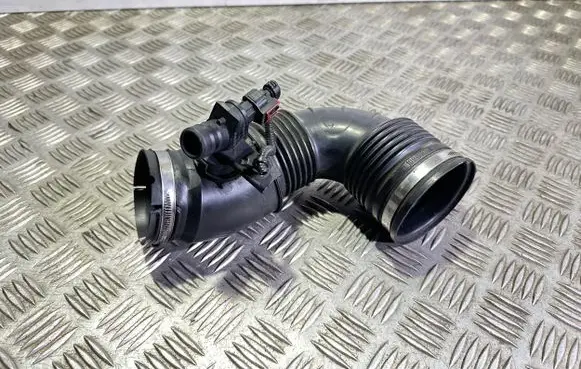 Opel Insignia A Air intake duct part 55561787 327763967 55568910