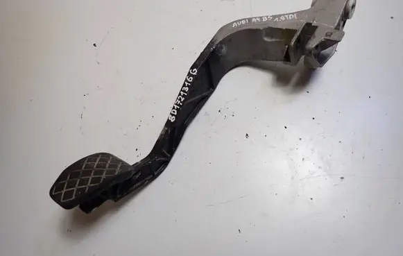 Audi A4 S4 B5 8D Clutch pedal 8D1721316G