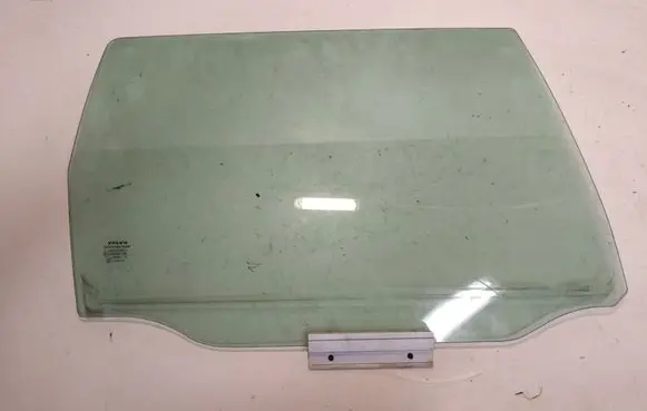 Volvo V70 Rear door window glass