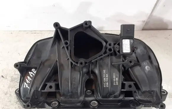 Volkswagen Scirocco Intake manifold 03C129711AE