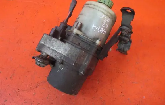Skoda Fabia Mk1 (6Y) Power steering pump 6Q0423155AB 6Q0423371A
