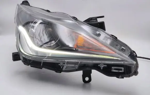 Toyota Aygo AB40 Headlight/headlamp LLH0