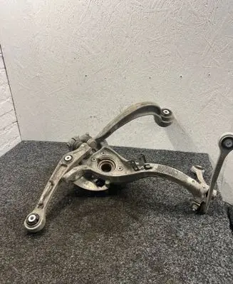 Porsche Macan (95B) Front wheel hub spindle knuckle 95B407253F