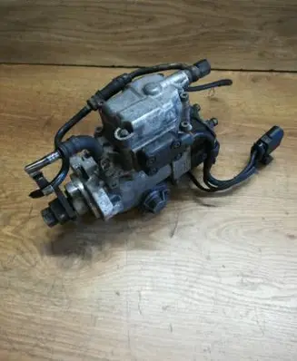 Audi A3 S3 8L Fuel injection high pressure pump 0460404984 038130107D