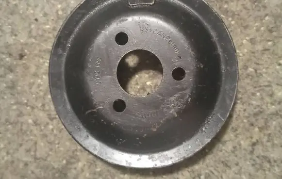 BMW 5 E34 Power steering pump pulley 2243683