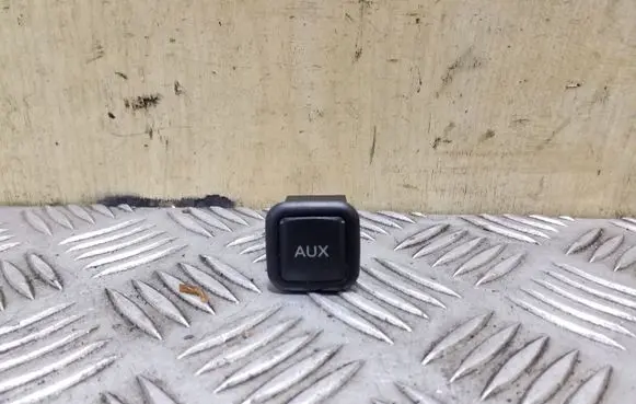 Seat Exeo (3R) AUX in-socket connector 3R0035475