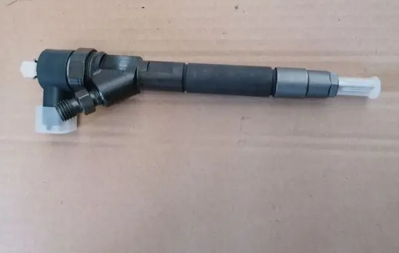 Fuel injector