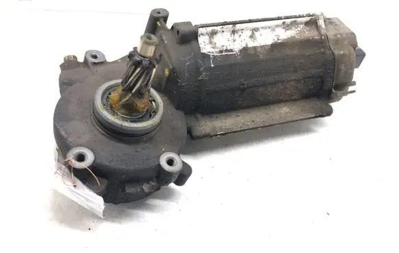 Volkswagen Golf VI Power steering pump 1K0909144H