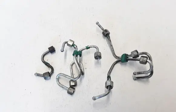 Renault Megane III Fuel injector supply line/pipe 8200592000