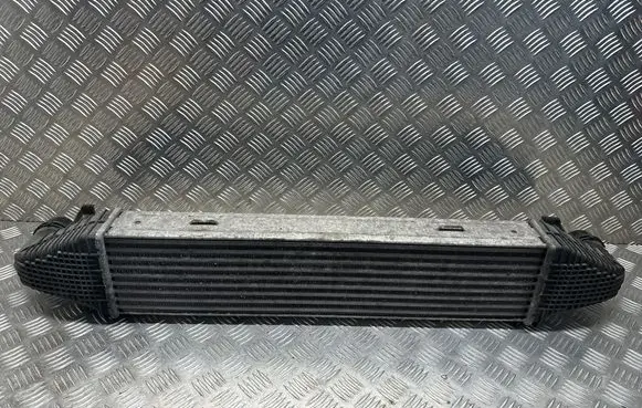 Mercedes-Benz E W212 Intercooler radiator A2045000100 3138476 10T1111041