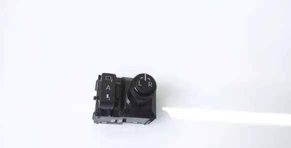 Toyota C-HR I Wing mirror switch 84872F4010