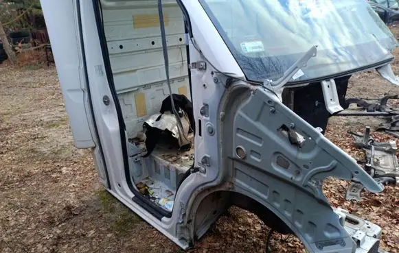 Volkswagen Crafter Front quarter panel 