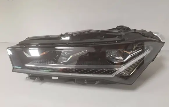 Skoda Superb B8 (3V) Headlight/headlamp 3P1941015A