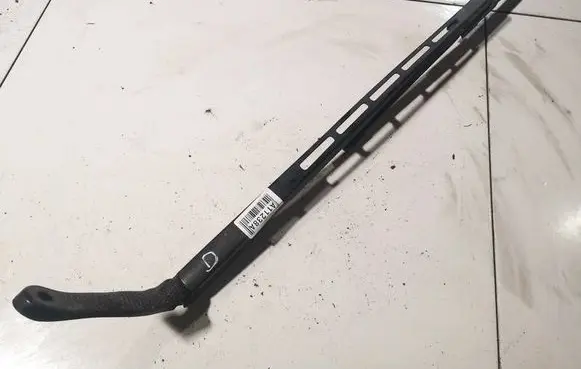 Peugeot 307 Front wiper blade arm 