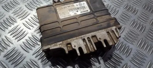 Volkswagen Golf III Engine control unit/module 0265005248 26sa3087