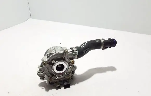 Mercedes-Benz GLA H247 Water pump A2822009700
