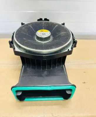 BMW X3 G01 Subwoofer speaker 6811959