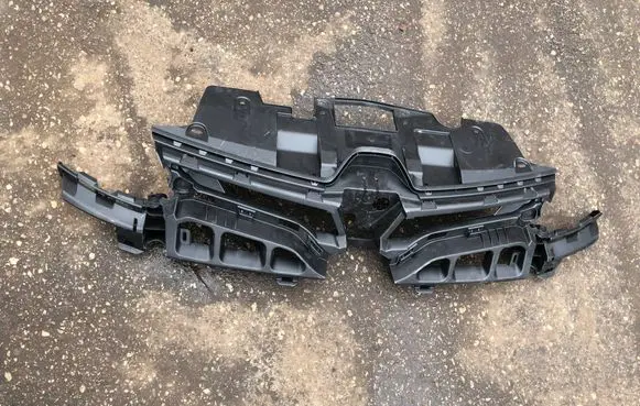 Renault Megane III Front bumper mounting bracket 620367995R