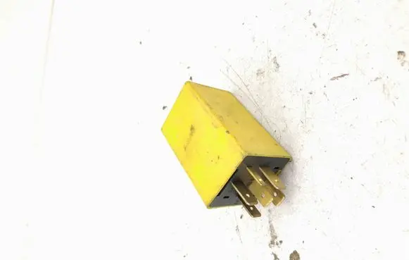 Opel Astra F Cruise control relay 90494187