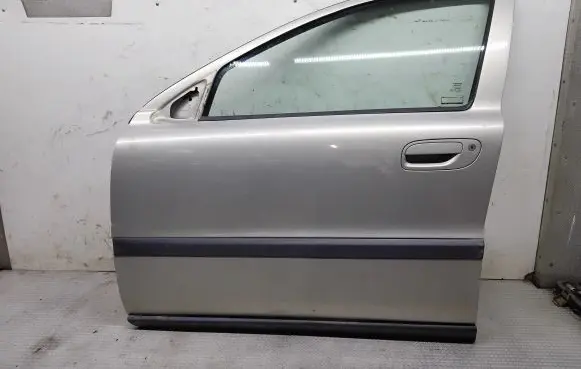 Volvo V70 Front door
