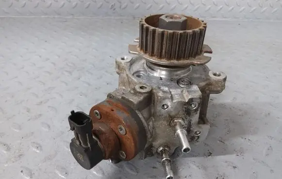 Peugeot Partner III Fuel injection high pressure pump 9817903080 0445010761 1631886980