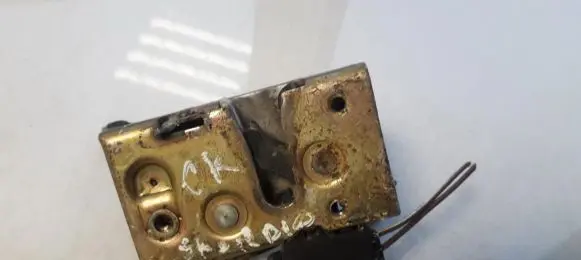 Ford Scorpio Rear door lock 86GBA26413AA