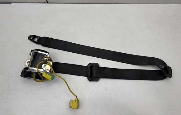 Volkswagen Touareg I Front seatbelt 7L0857706C