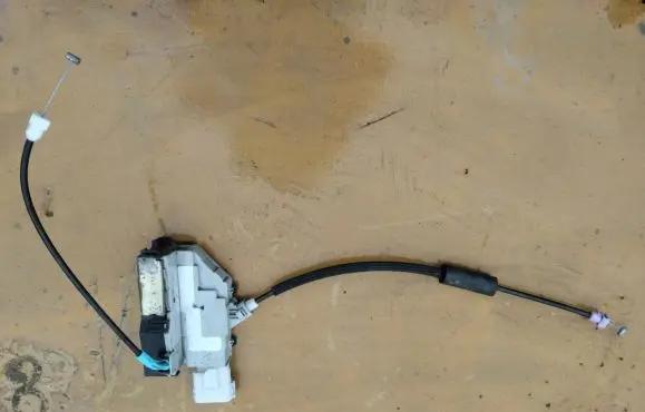 Citroen C6 Front door lock 9660698780 9136EX