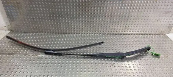 Mercedes-Benz B W246 W242 Front wiper blade arm A2468200144
