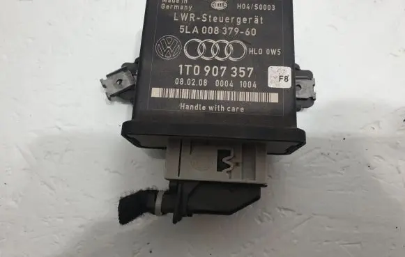Skoda Octavia Mk2 (1Z) Light module LCM 1T0907357