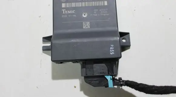 Audi A6 S6 C6 4F Gateway control module 4F0907468D