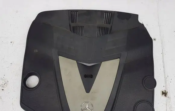 Mercedes-Benz CLS C219 Engine cover (trim)