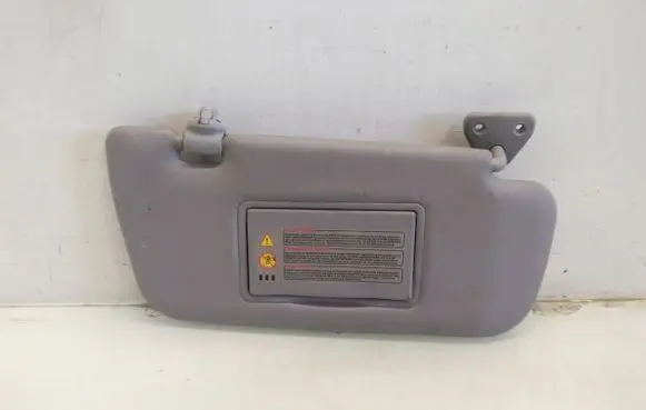 Nissan Primera Sun visor