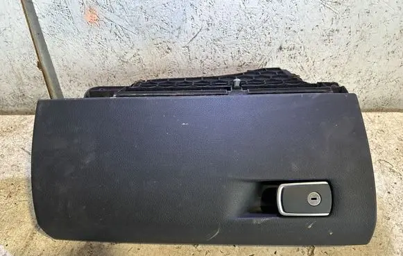 BMW 4 F32 F33 Glove box