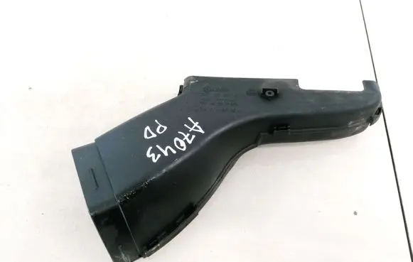Audi A4 S4 B5 8D Air intake hose/pipe 058129617A 4615527979