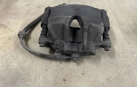 Volkswagen Crafter Front brake caliper
