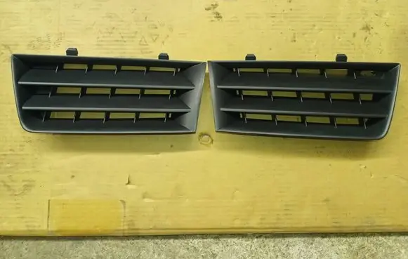 Renault Megane II Front bumper upper radiator grill 8200114157 8200114156