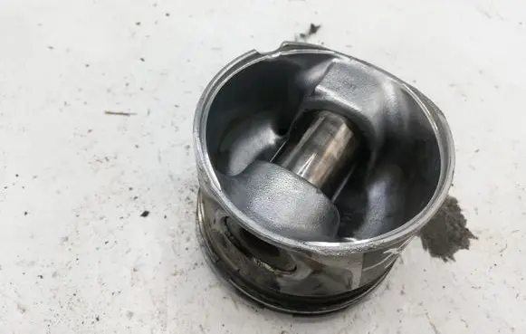 Nissan X-Trail T30 Piston NOCODE
