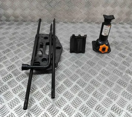 Chevrolet TrailBlazer Lift Jack 15217454 15110160