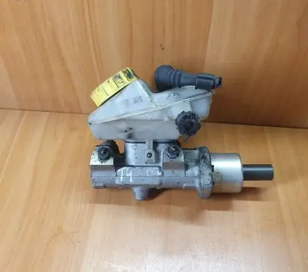 Volkswagen Transporter - Caravelle T4 Master brake cylinder 7D0611303A