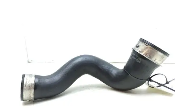Mercedes-Benz CLK A209 C209 Intercooler hose/pipe A2035281582