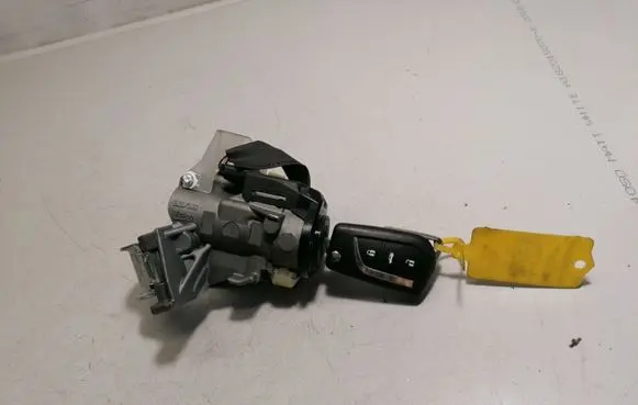 Toyota Avensis T270 Ignition lock 8978305030
