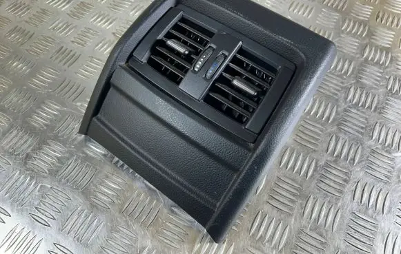 BMW 4 F32 F33 Rear air vent grill 9218908 40600041 105016019