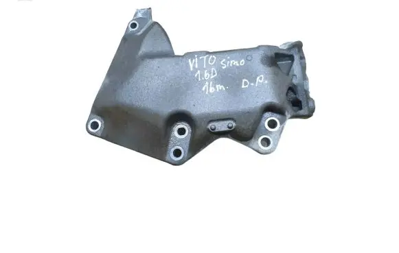 Mercedes-Benz Vito Viano W447 Engine mounting bracket A6222230001 112318576R