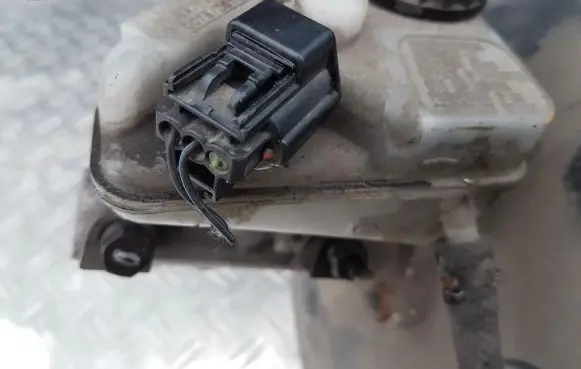 Ford Mondeo Mk III Master brake cylinder