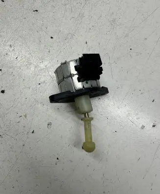Headlight level adjustment motor